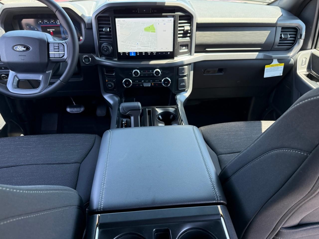 Ford F-150 Vehicle Full-screen Gallery Image 06