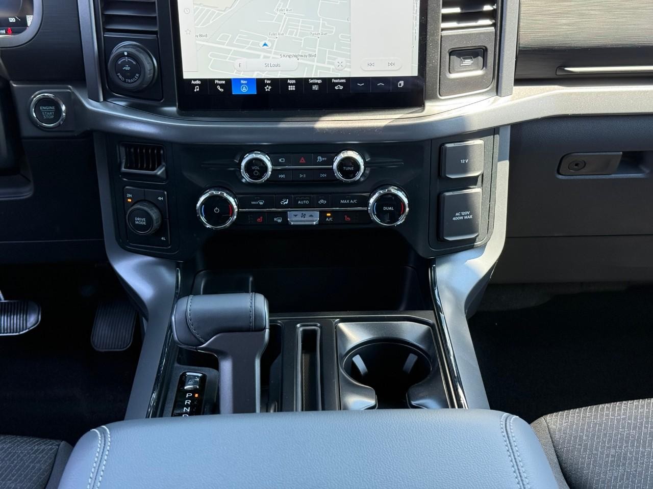 Ford F-150 Vehicle Full-screen Gallery Image 09