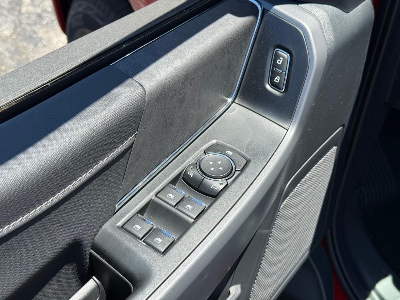 Ford F-150 Vehicle Full-screen Gallery Image 10