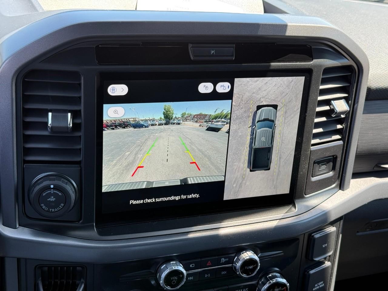 Ford F-150 Vehicle Full-screen Gallery Image 16