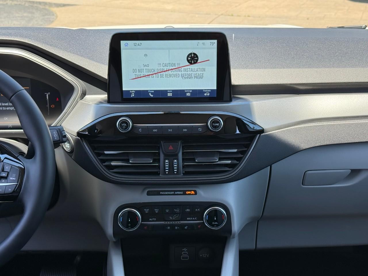 Ford Escape Vehicle Full-screen Gallery Image 08