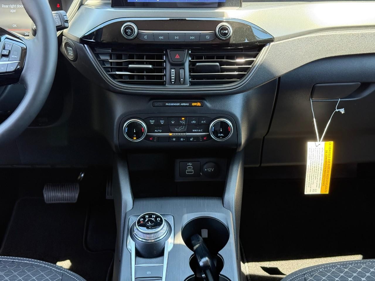 Ford Escape Vehicle Full-screen Gallery Image 09