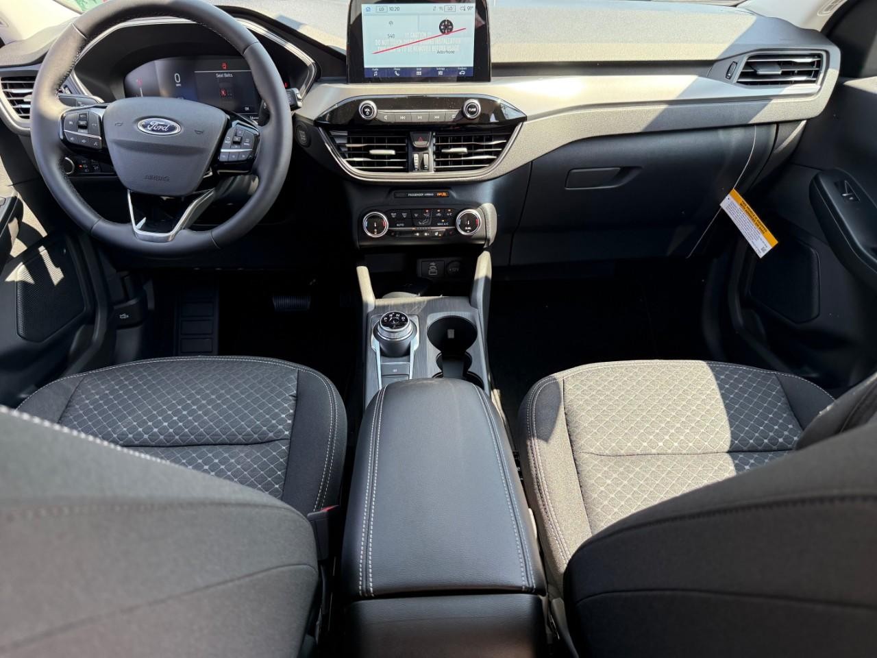 Ford Escape Vehicle Full-screen Gallery Image 07