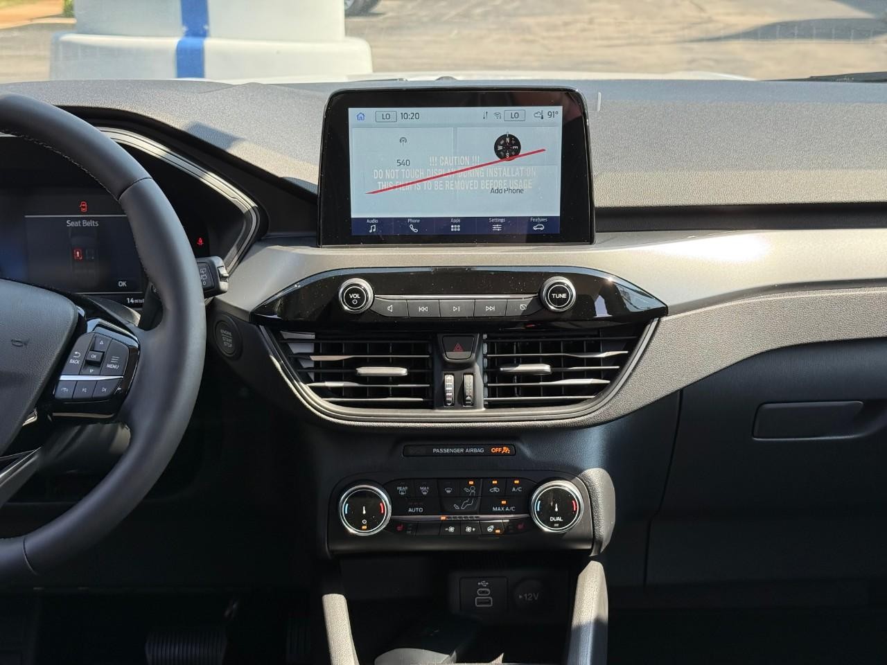 Ford Escape Vehicle Full-screen Gallery Image 09