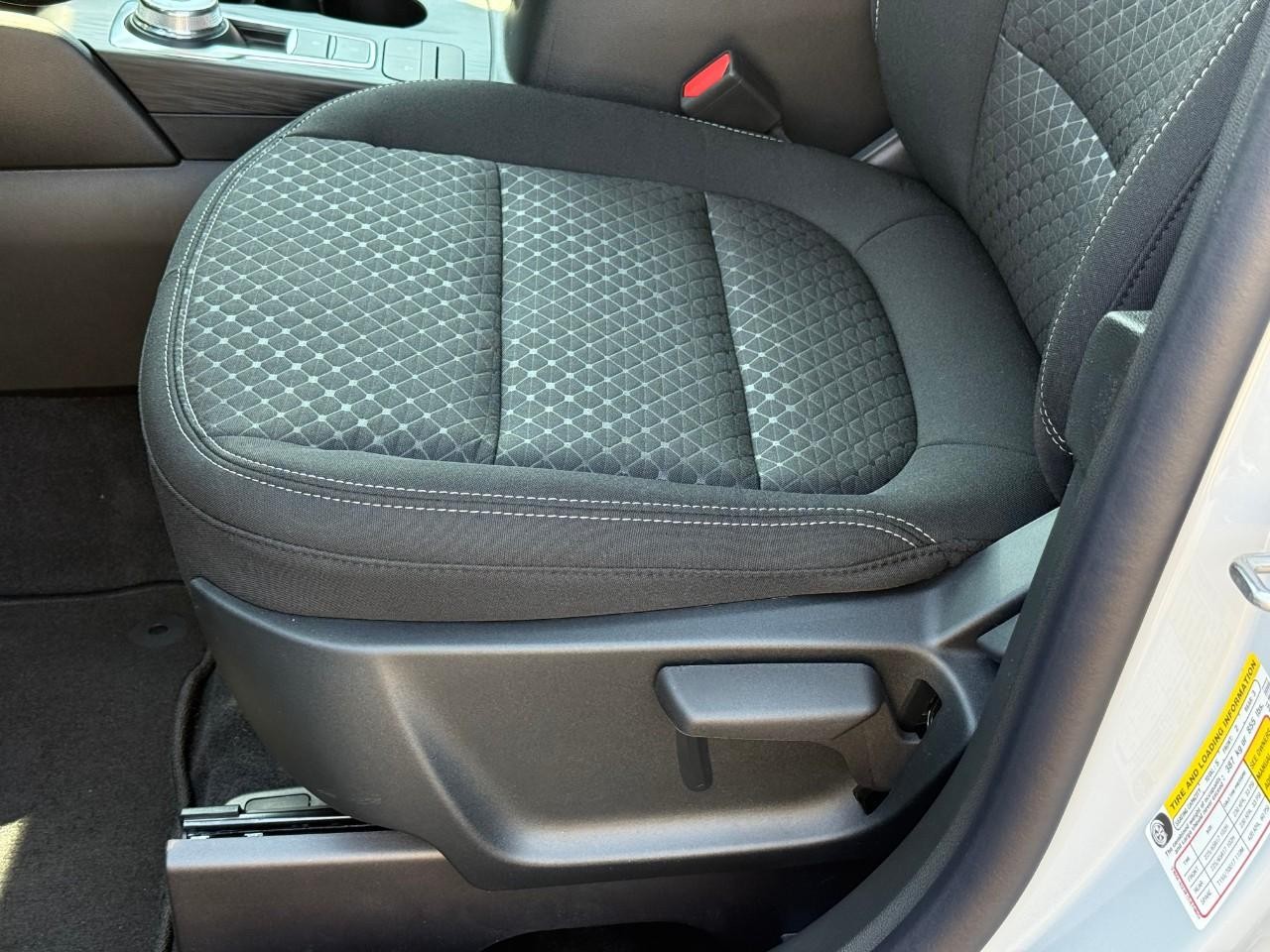 Ford Escape Vehicle Full-screen Gallery Image 13