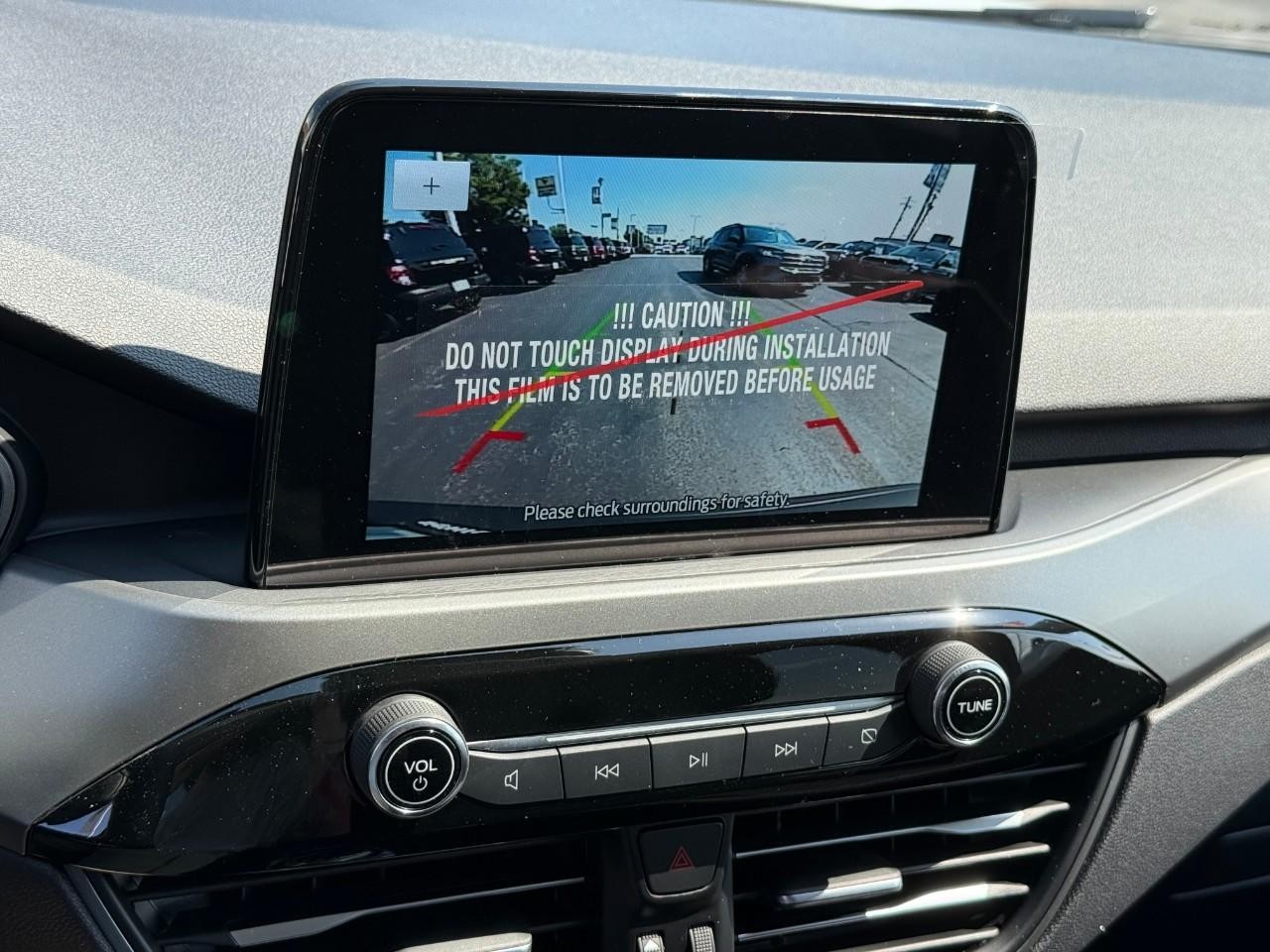 Ford Escape Vehicle Full-screen Gallery Image 18