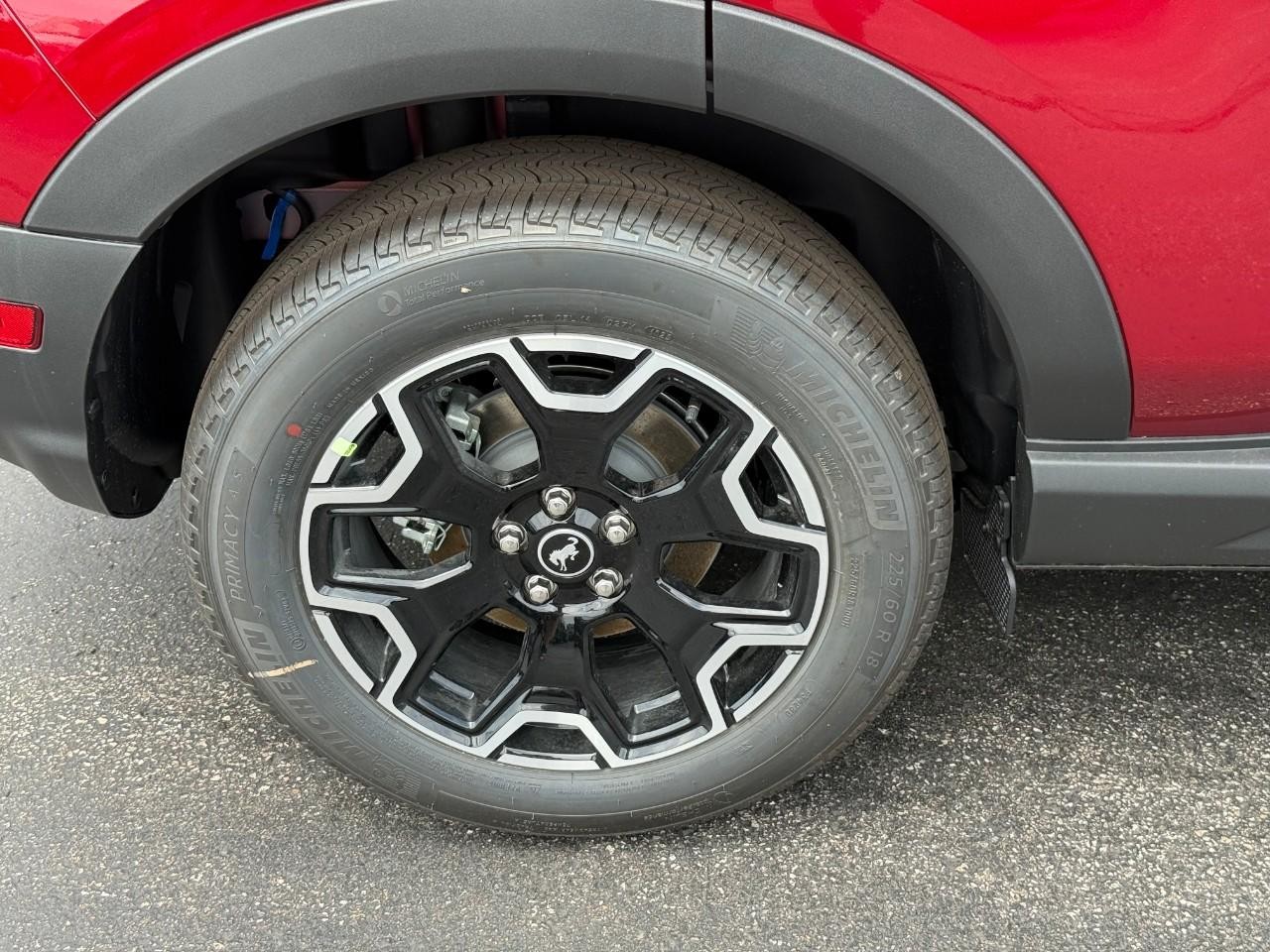 Ford Bronco Sport Vehicle Full-screen Gallery Image 04