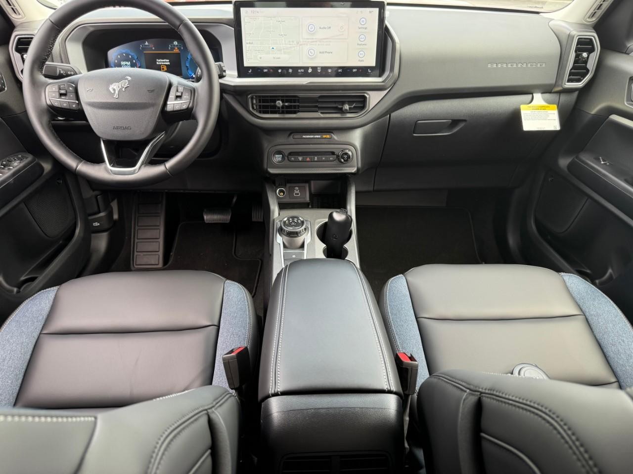 Ford Bronco Sport Vehicle Full-screen Gallery Image 06