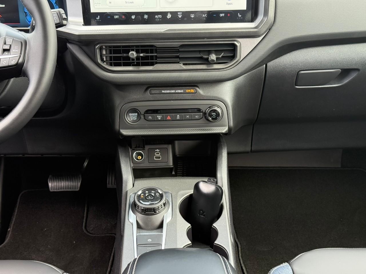 Ford Bronco Sport Vehicle Full-screen Gallery Image 09