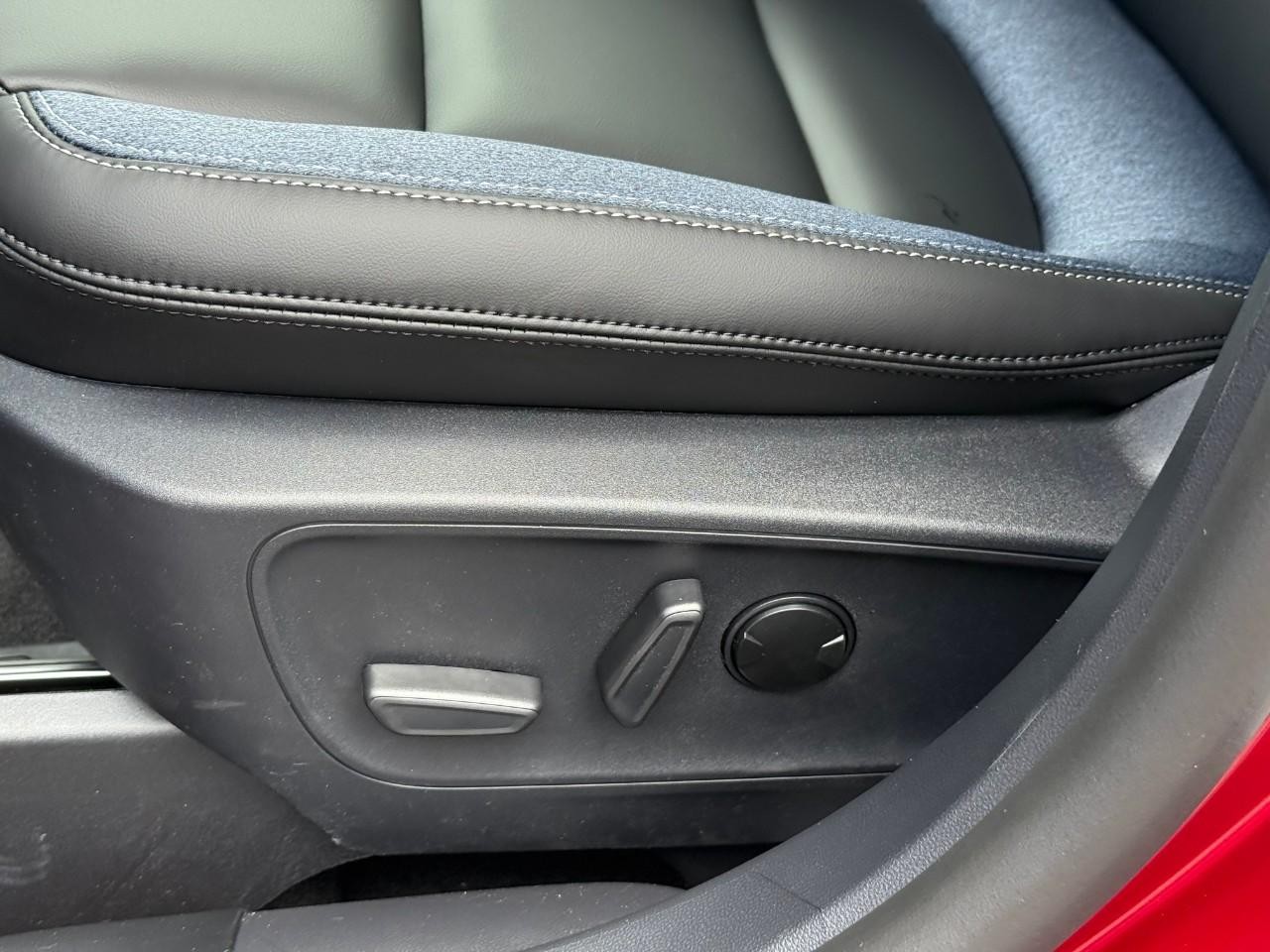 Ford Bronco Sport Vehicle Full-screen Gallery Image 13