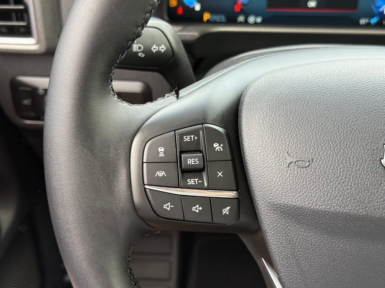 Ford Bronco Sport Vehicle Full-screen Gallery Image 14