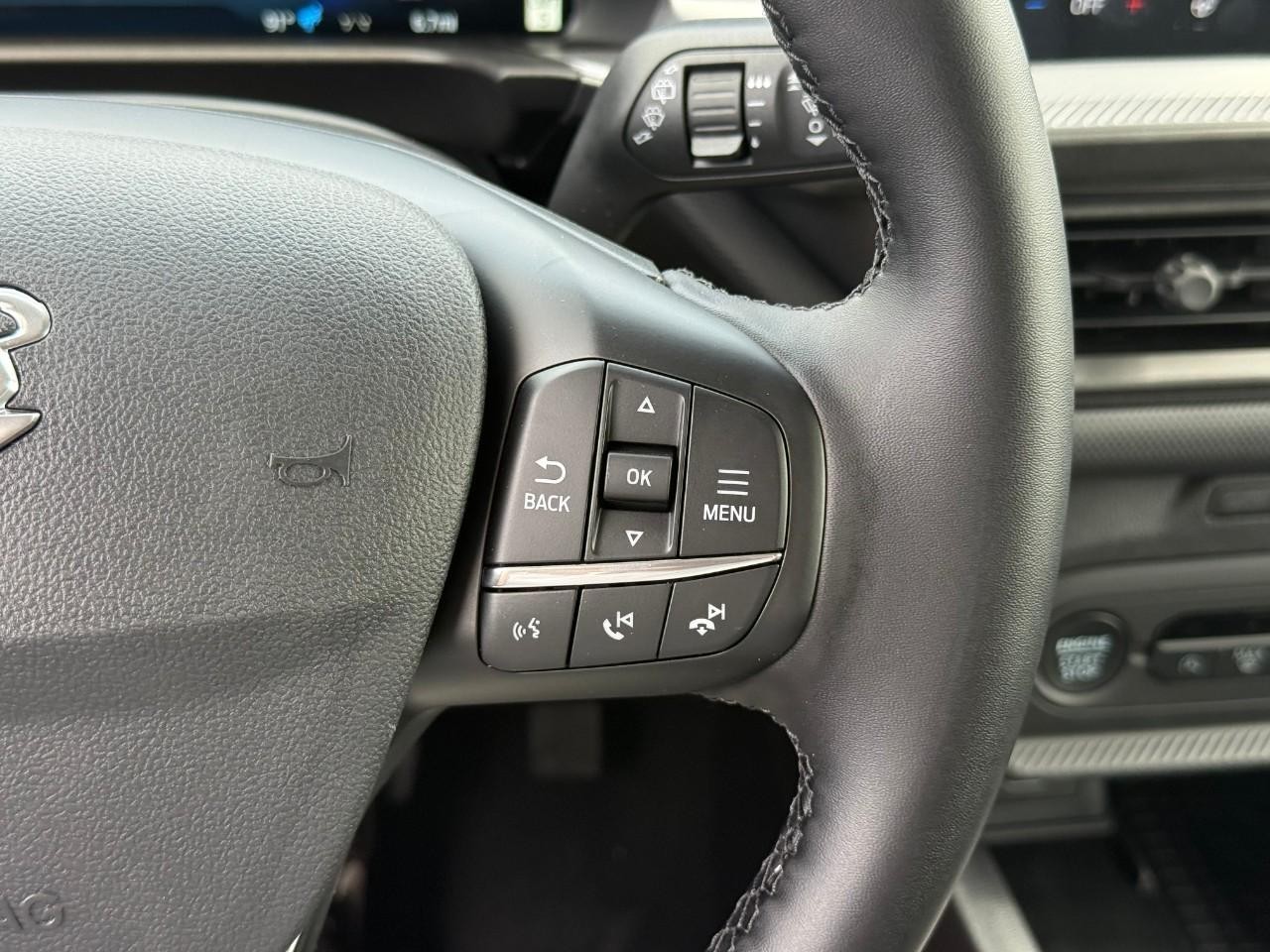 Ford Bronco Sport Vehicle Full-screen Gallery Image 15