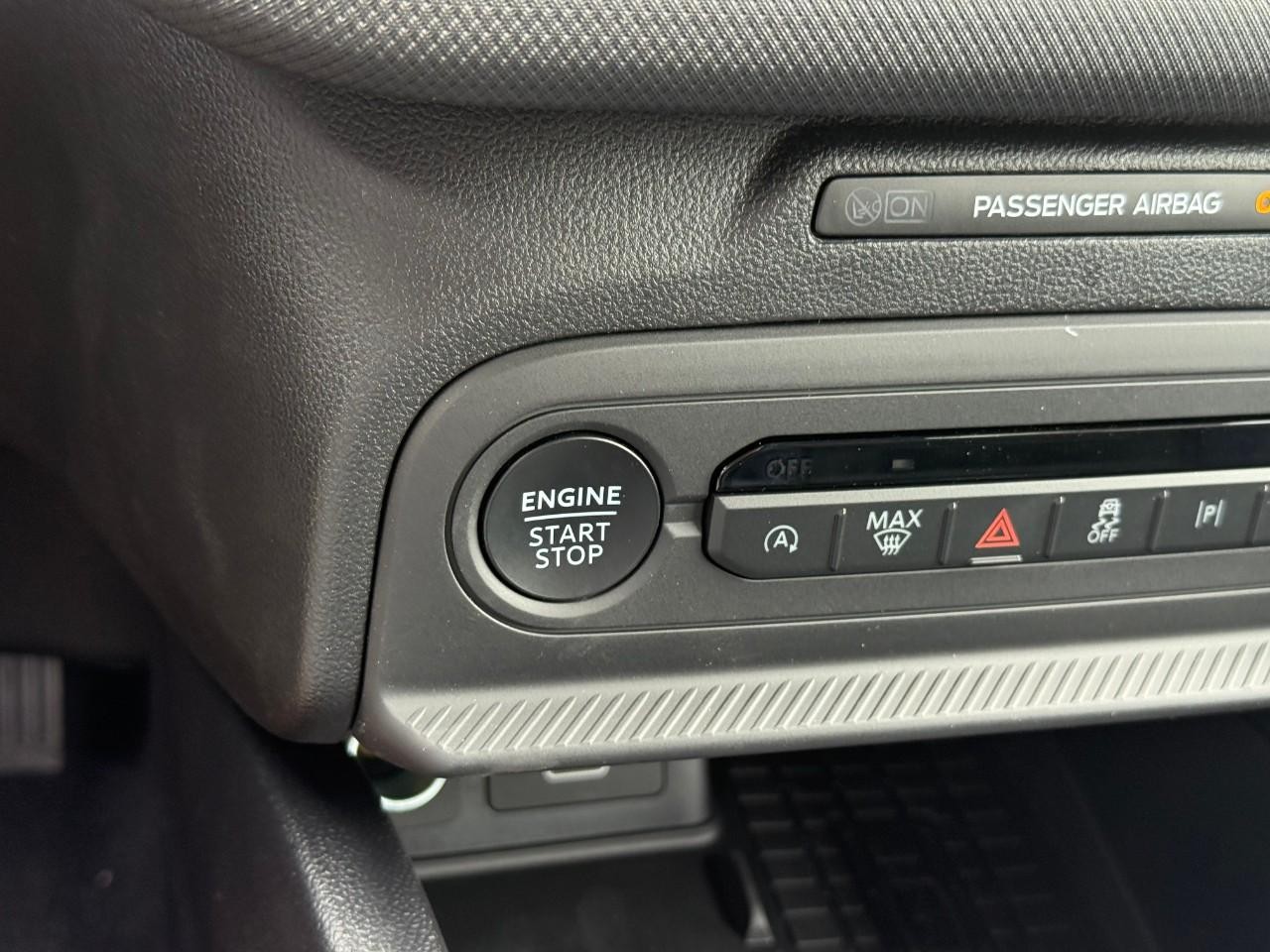 Ford Bronco Sport Vehicle Full-screen Gallery Image 17