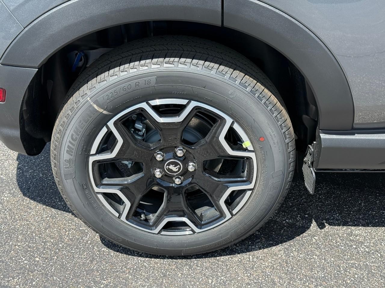 Ford Bronco Sport Vehicle Full-screen Gallery Image 04