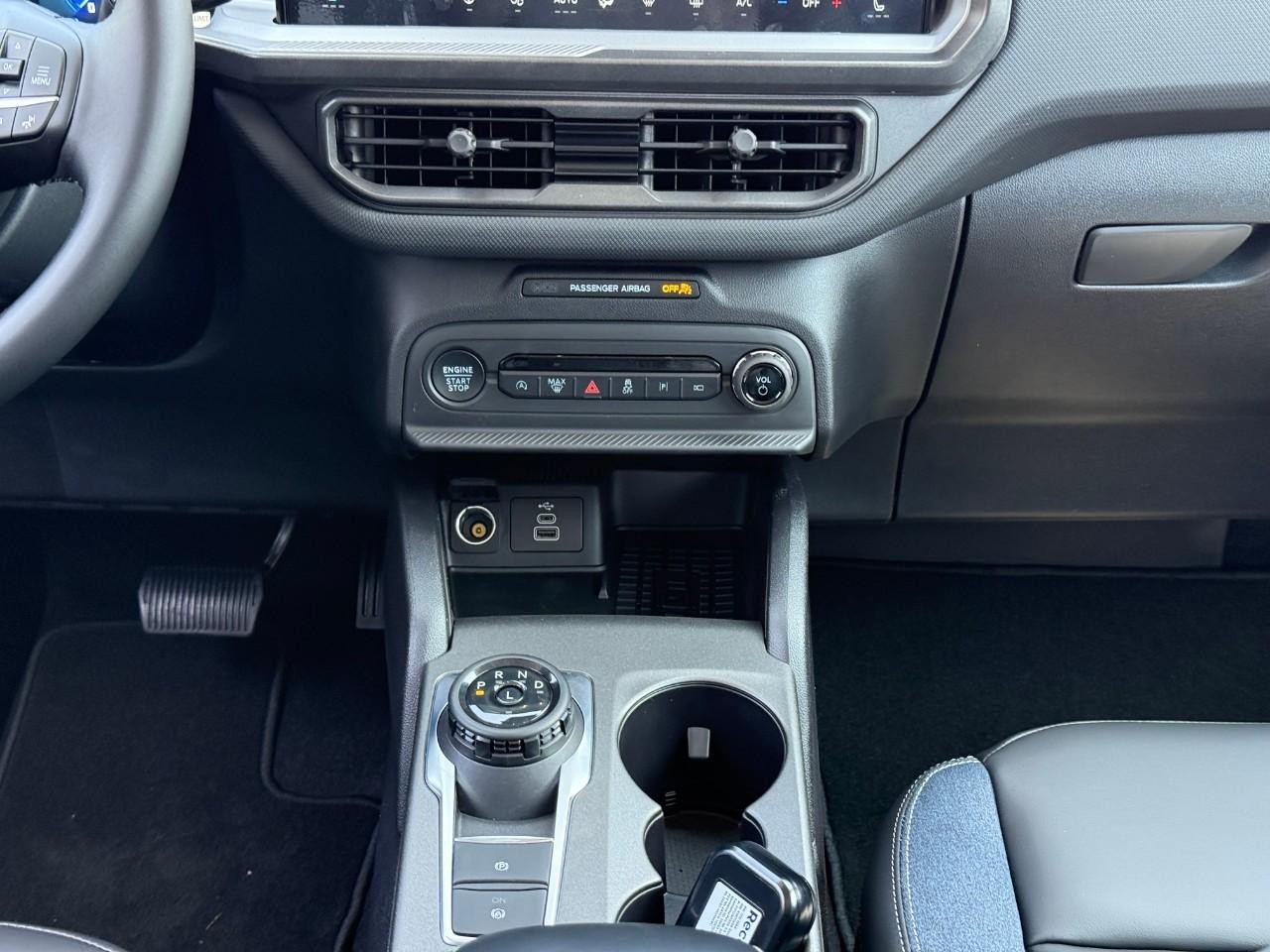 Ford Bronco Sport Vehicle Full-screen Gallery Image 09