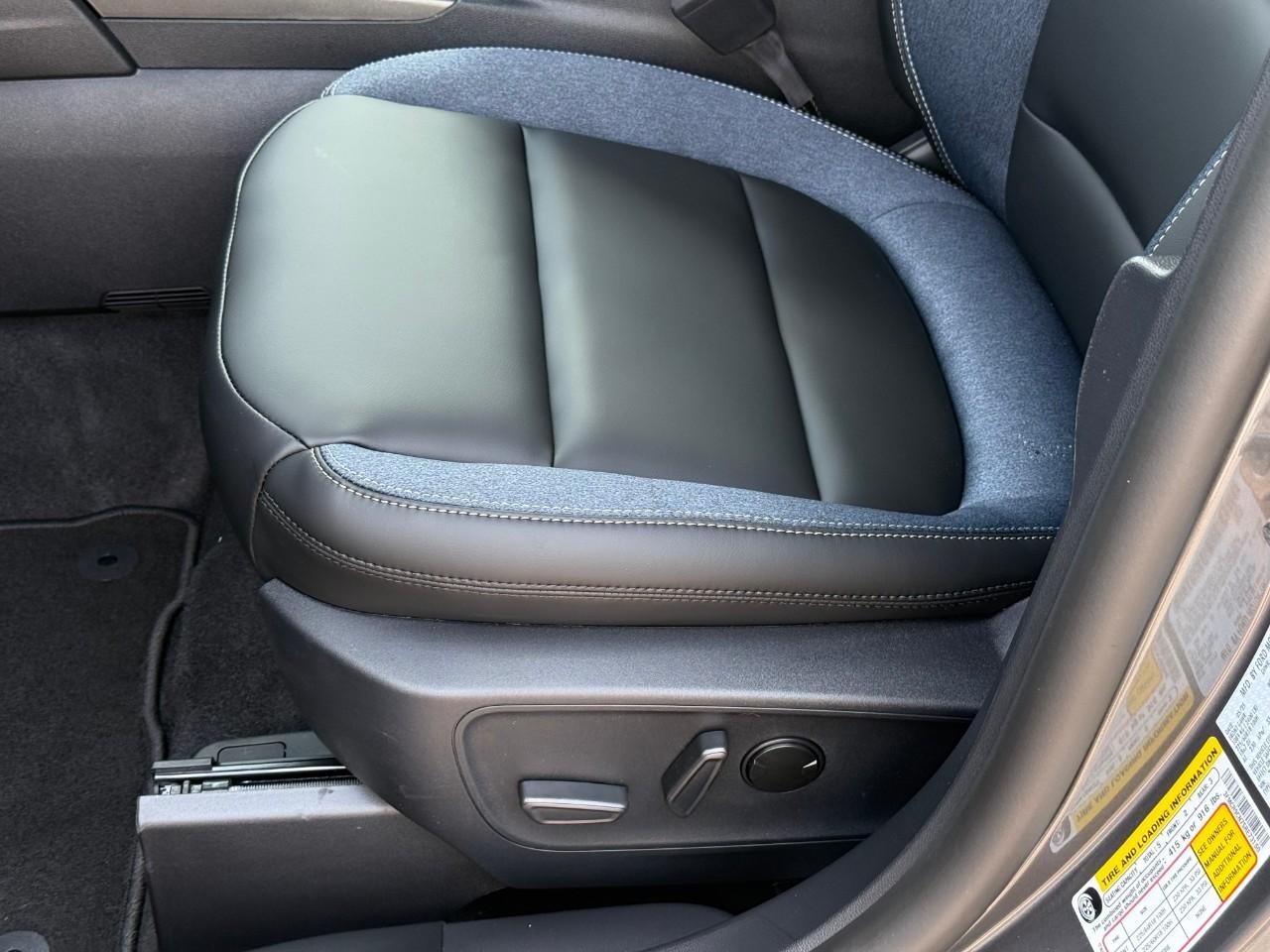 Ford Bronco Sport Vehicle Full-screen Gallery Image 12