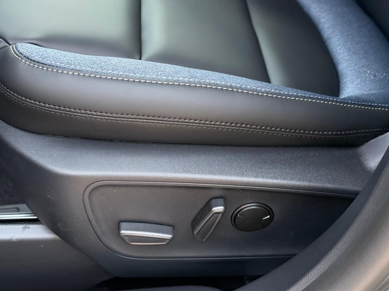 Ford Bronco Sport Vehicle Full-screen Gallery Image 13