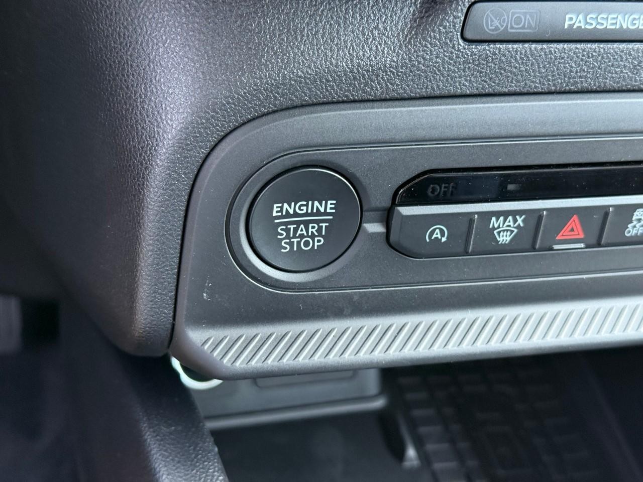 Ford Bronco Sport Vehicle Full-screen Gallery Image 17