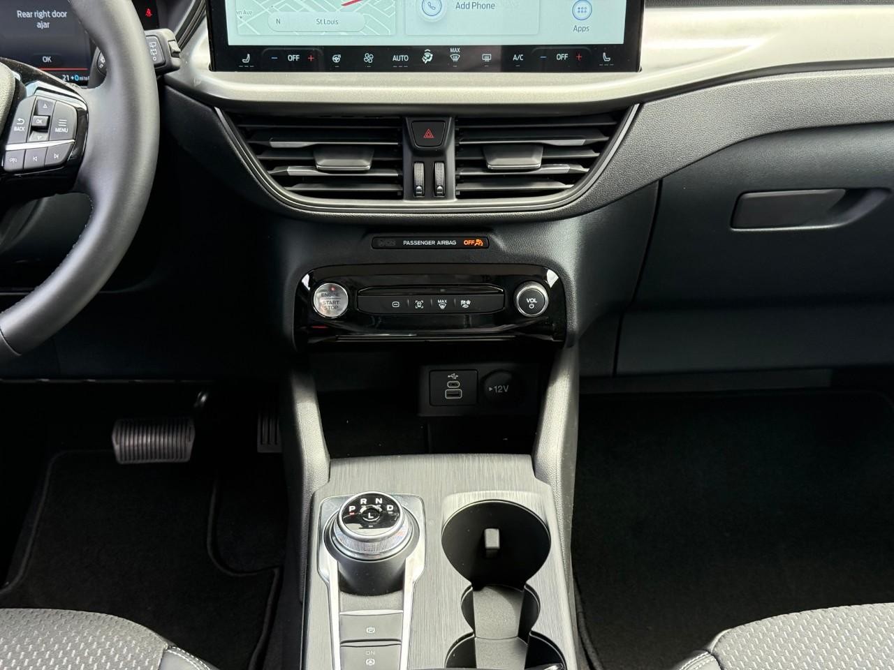 Ford Escape Vehicle Full-screen Gallery Image 08