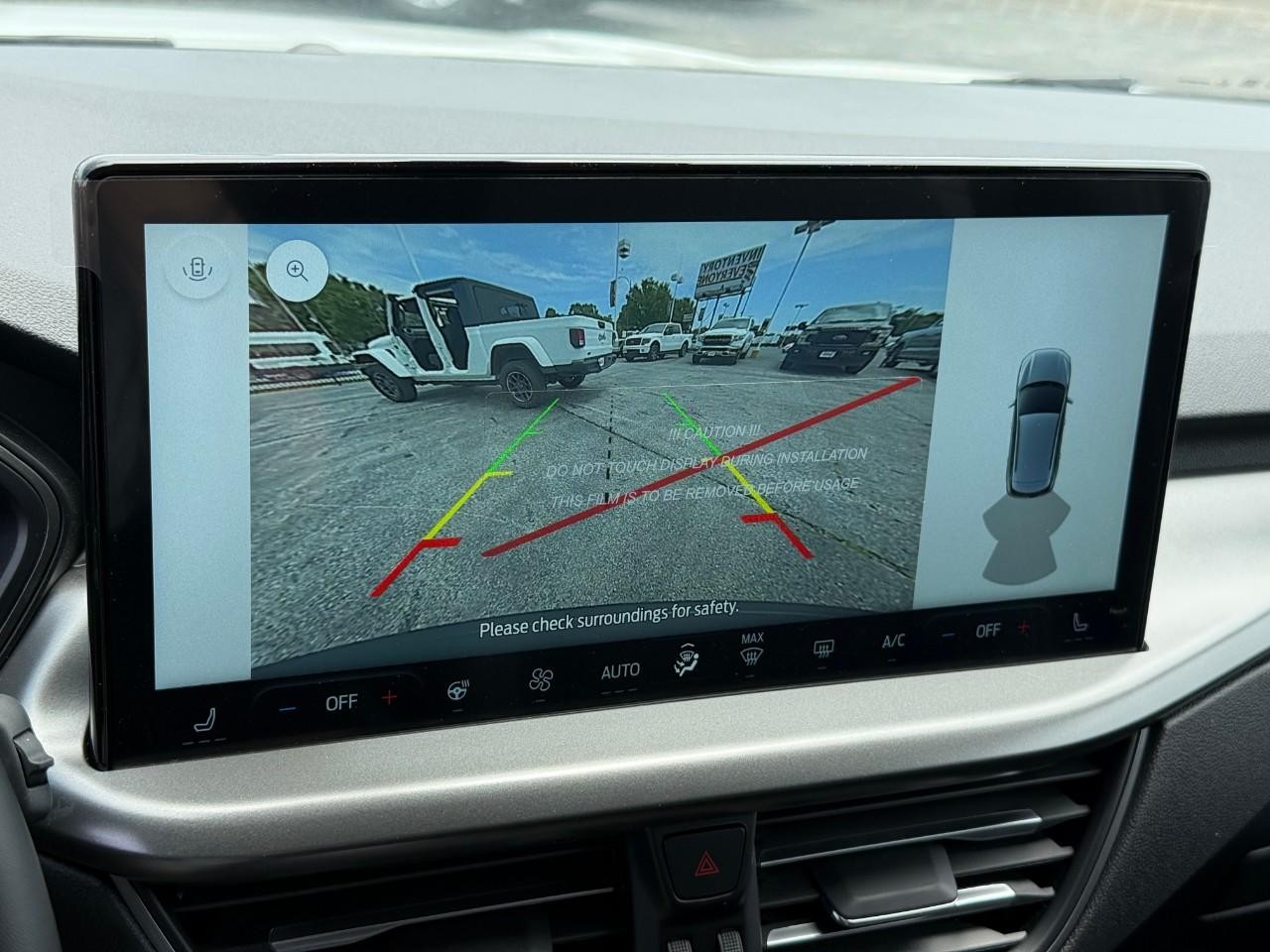 Ford Escape Vehicle Full-screen Gallery Image 17