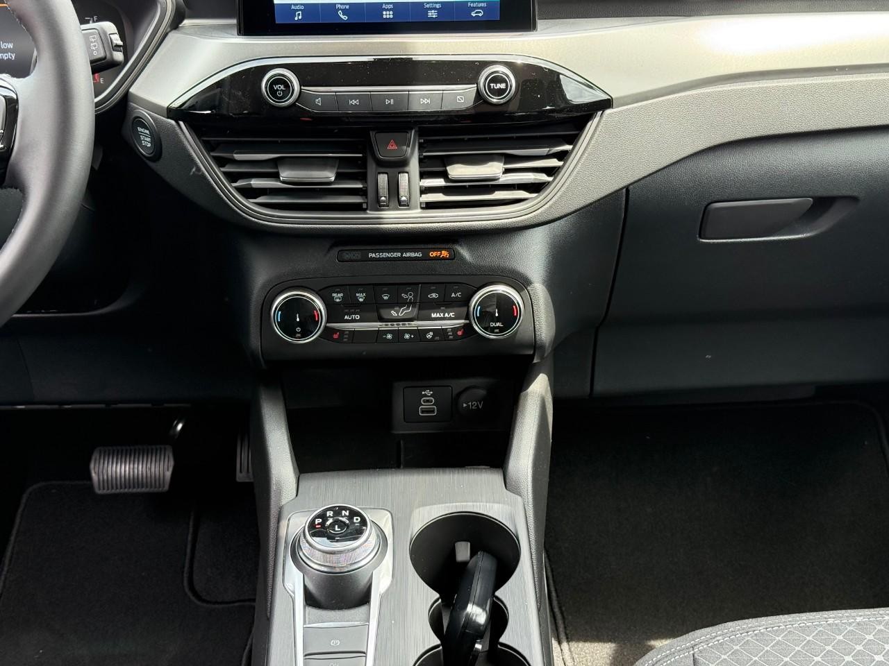 Ford Escape Vehicle Full-screen Gallery Image 09