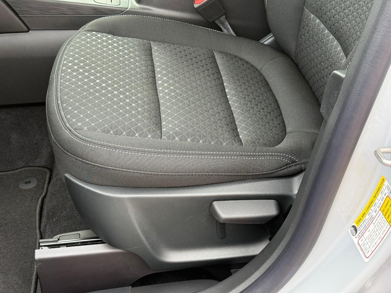 Ford Escape Vehicle Full-screen Gallery Image 11