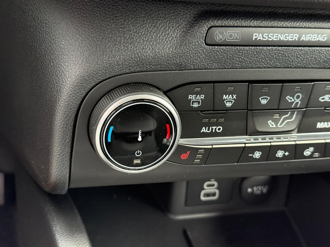 Ford Escape Vehicle Full-screen Gallery Image 13