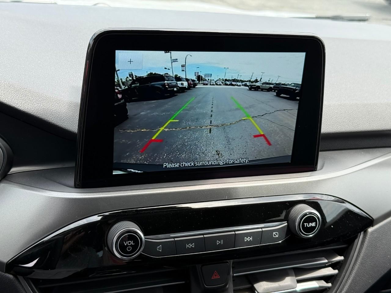 Ford Escape Vehicle Full-screen Gallery Image 14