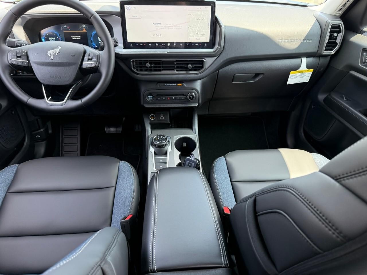 Ford Bronco Sport Vehicle Full-screen Gallery Image 06