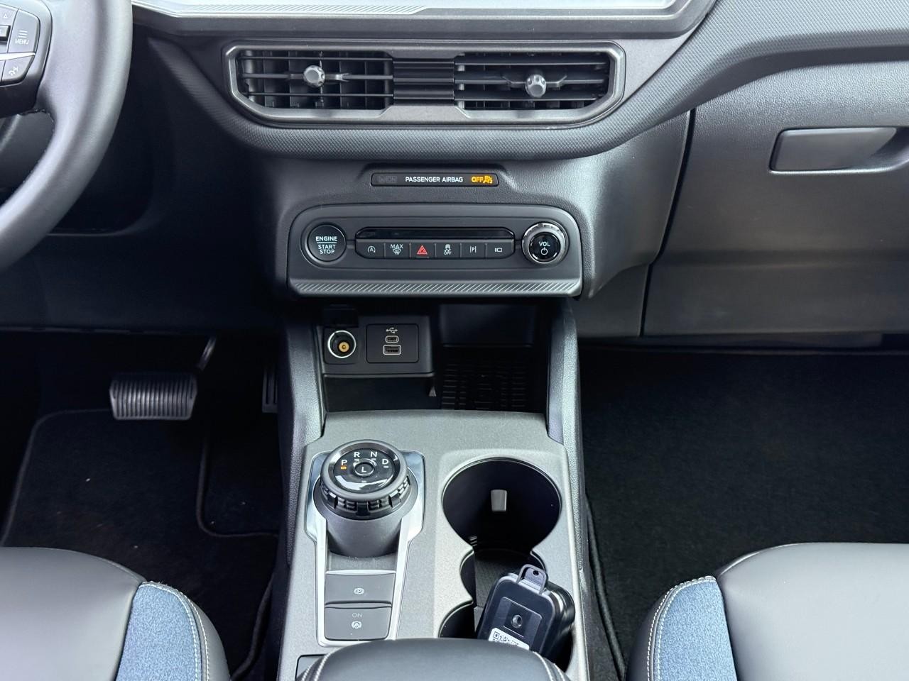 Ford Bronco Sport Vehicle Full-screen Gallery Image 09