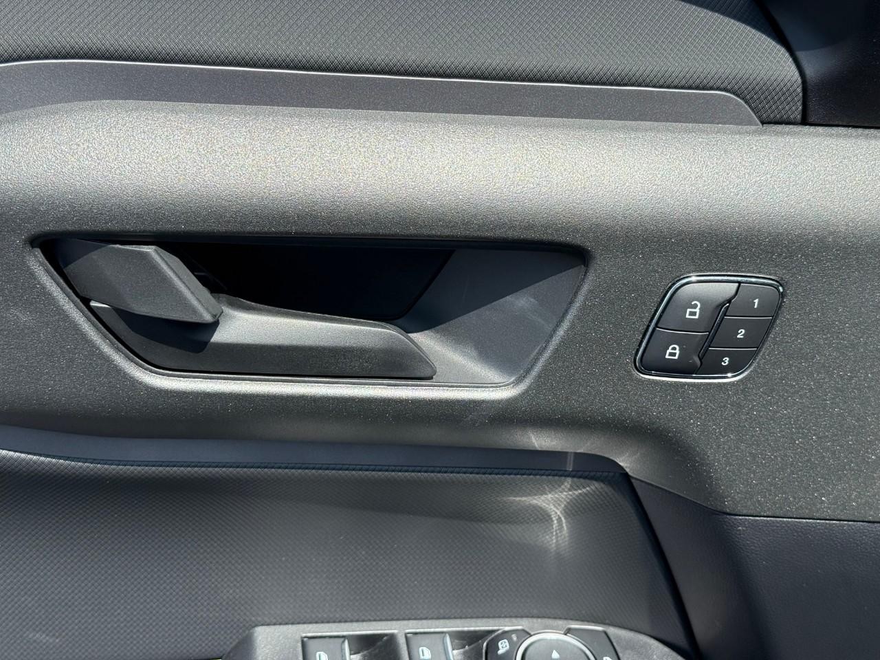 Ford Bronco Sport Vehicle Full-screen Gallery Image 11