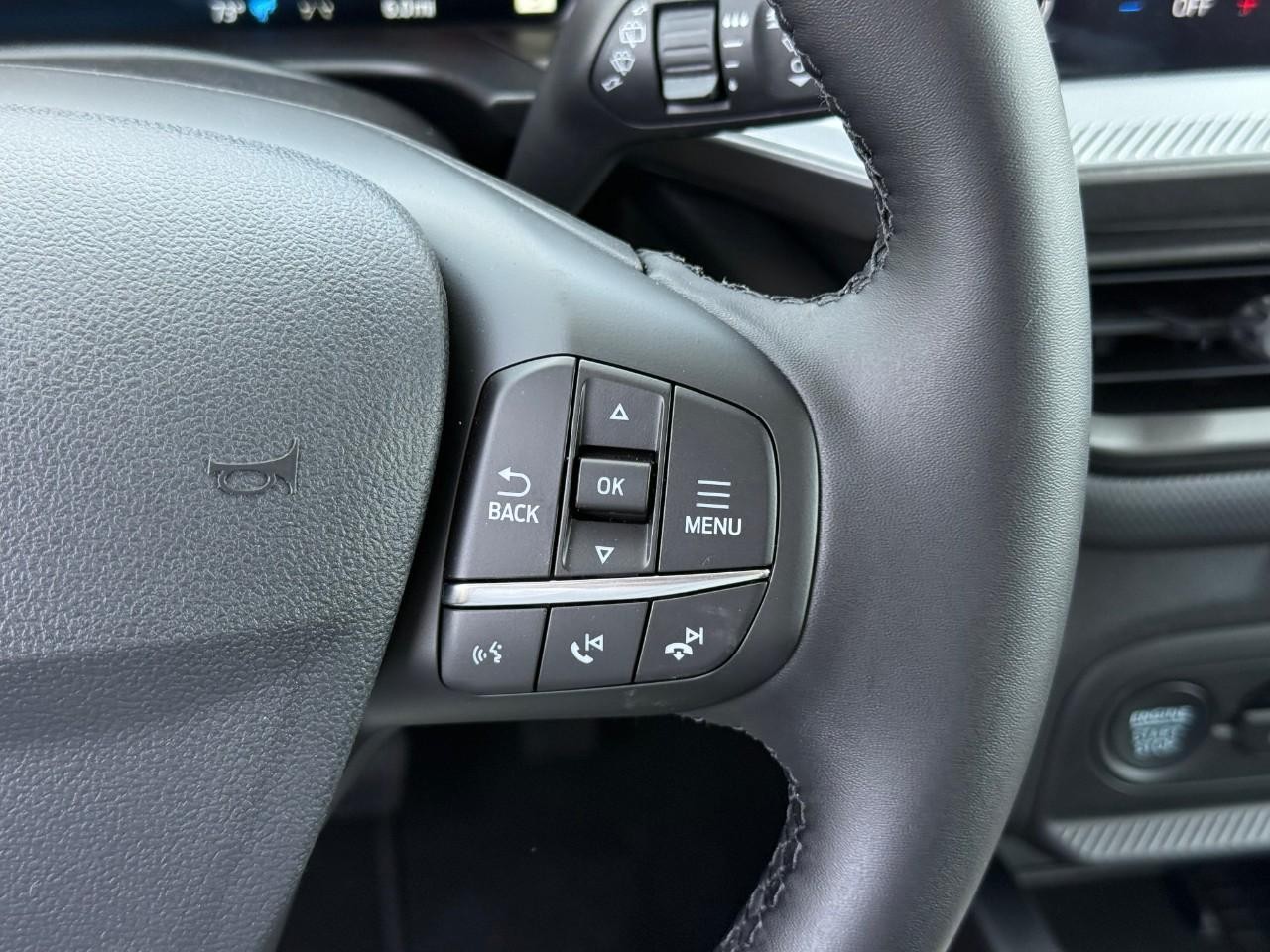 Ford Bronco Sport Vehicle Full-screen Gallery Image 15