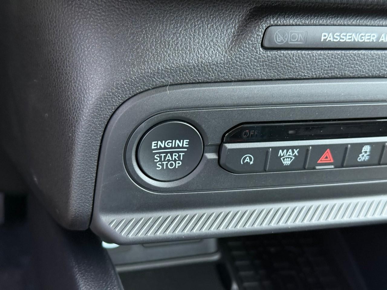 Ford Bronco Sport Vehicle Full-screen Gallery Image 17