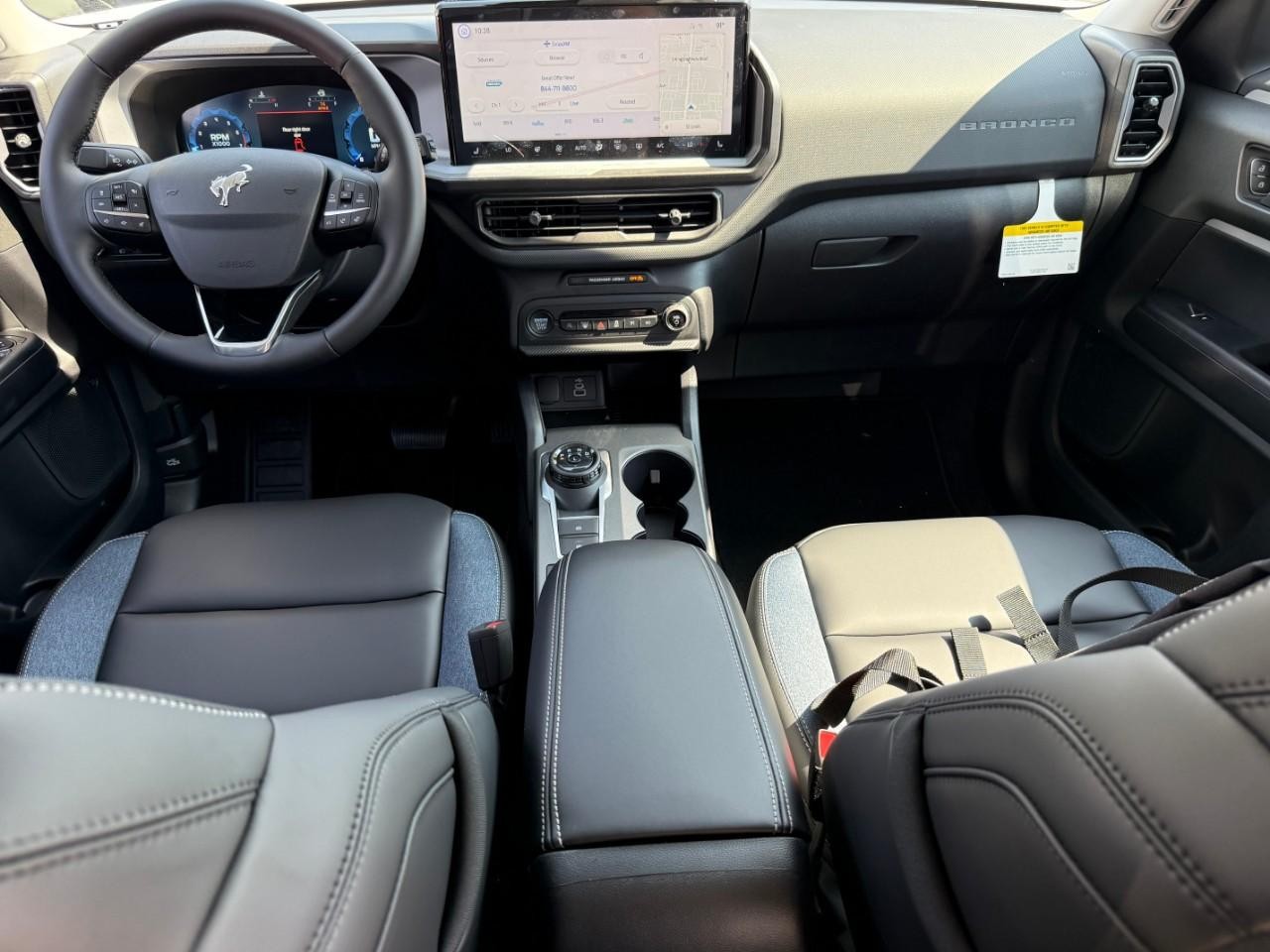 Ford Bronco Sport Vehicle Full-screen Gallery Image 06