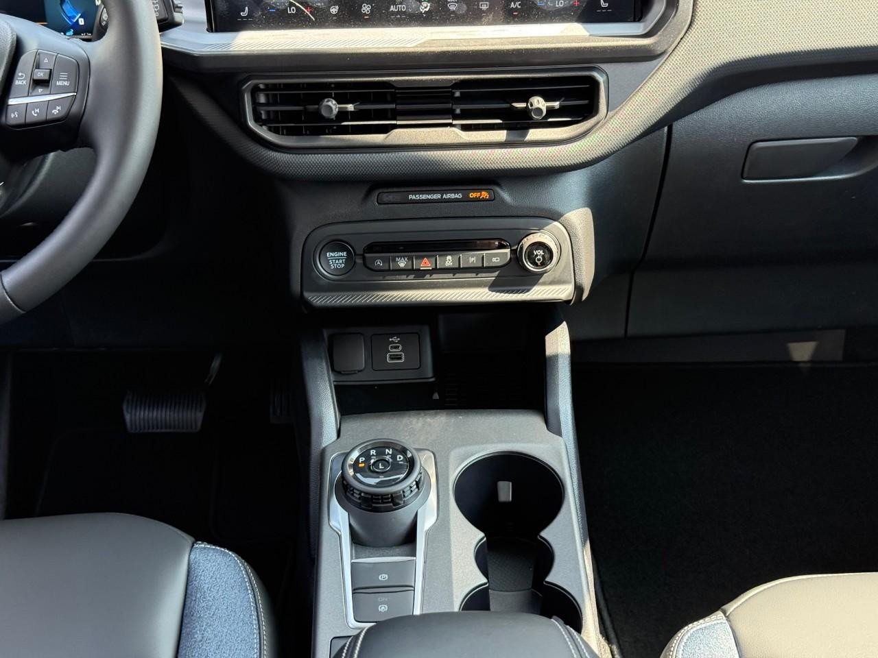 Ford Bronco Sport Vehicle Full-screen Gallery Image 09