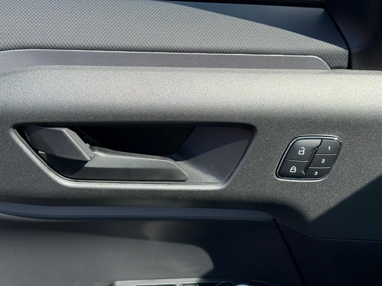 Ford Bronco Sport Vehicle Full-screen Gallery Image 11