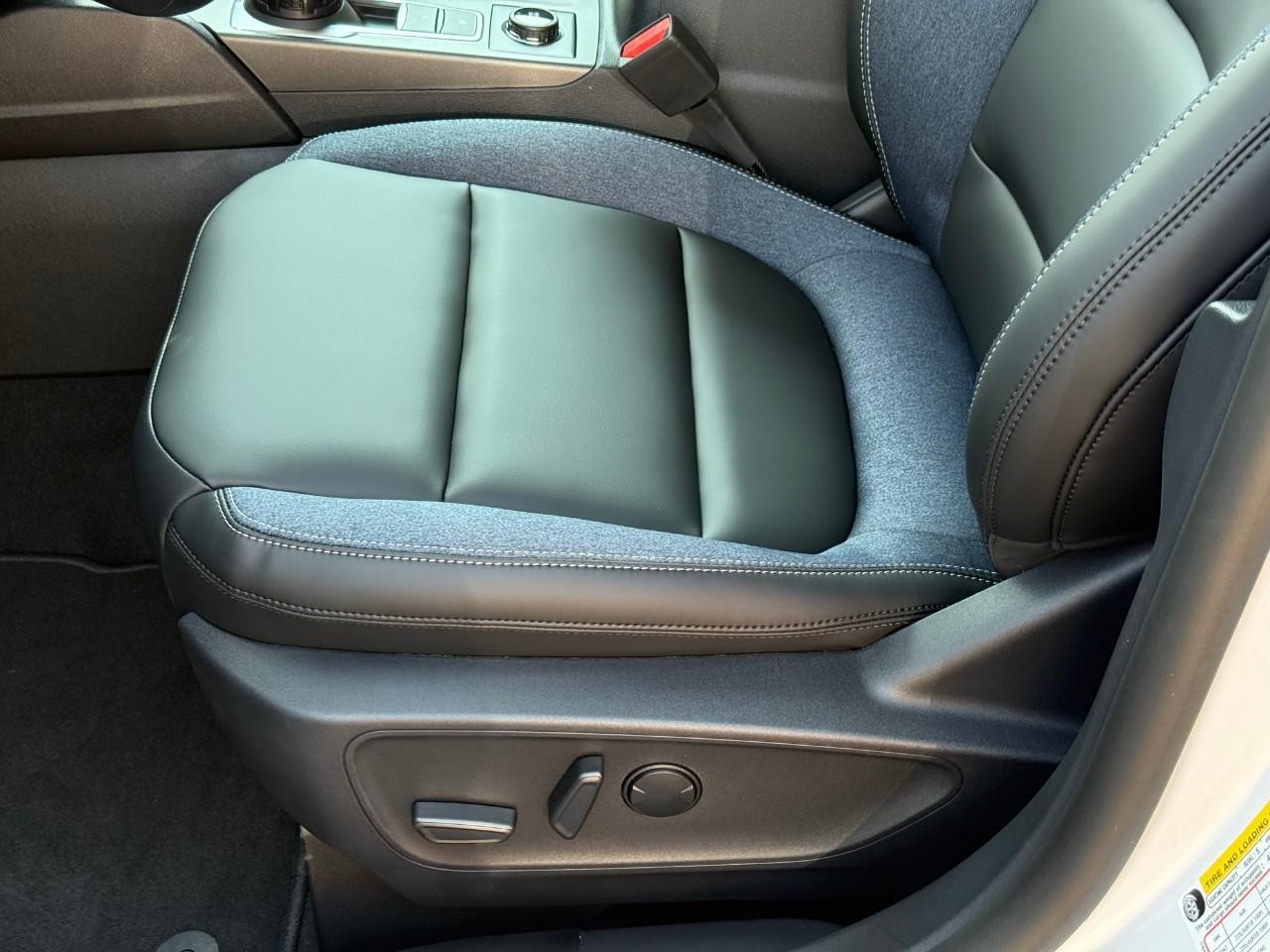 Ford Bronco Sport Vehicle Full-screen Gallery Image 12