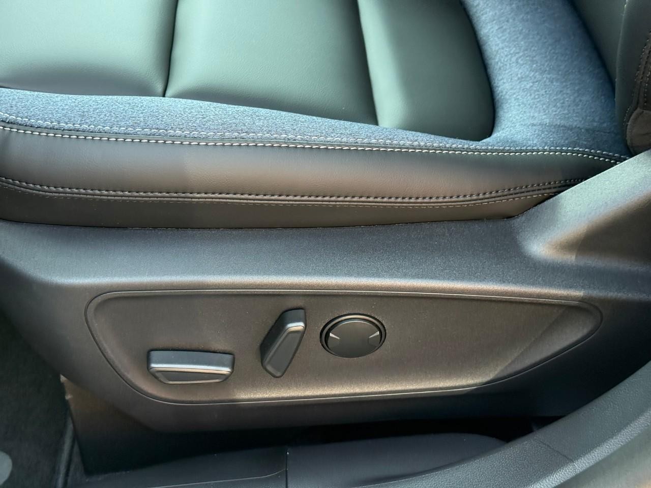 Ford Bronco Sport Vehicle Full-screen Gallery Image 13