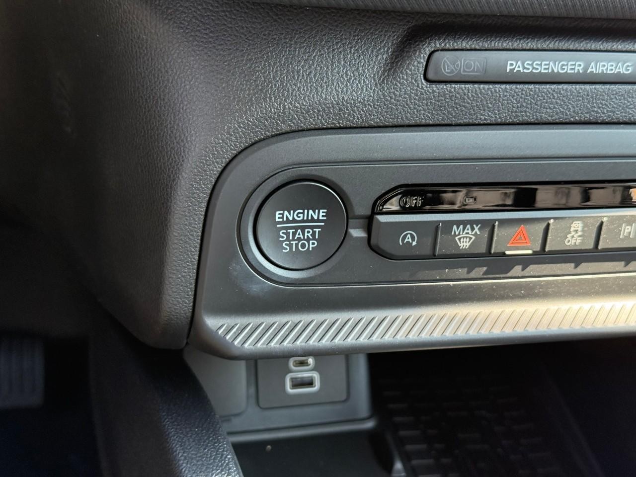 Ford Bronco Sport Vehicle Full-screen Gallery Image 17