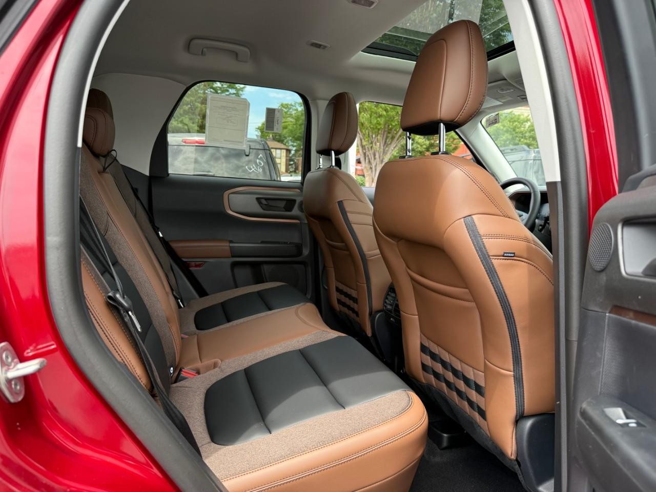 Ford Bronco Sport Vehicle Full-screen Gallery Image 05