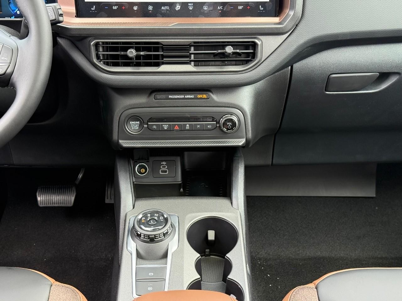 Ford Bronco Sport Vehicle Full-screen Gallery Image 09