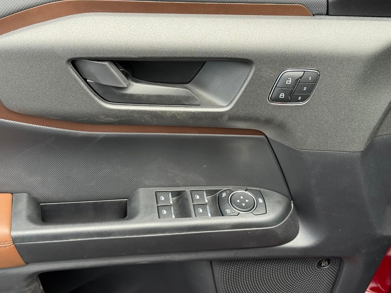 Ford Bronco Sport Vehicle Full-screen Gallery Image 10