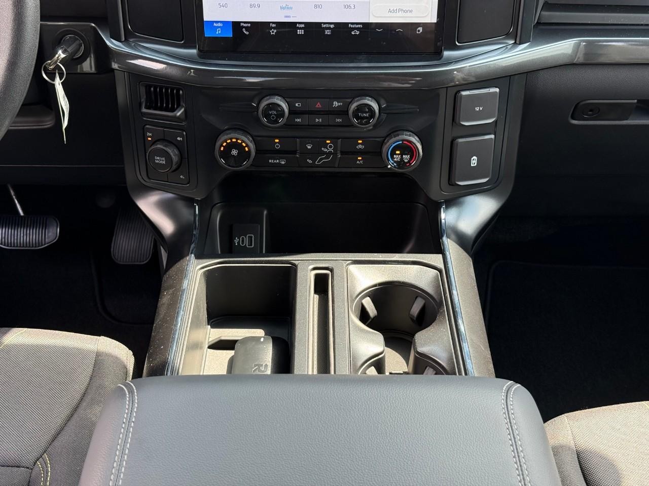 Ford F-150 Vehicle Full-screen Gallery Image 08