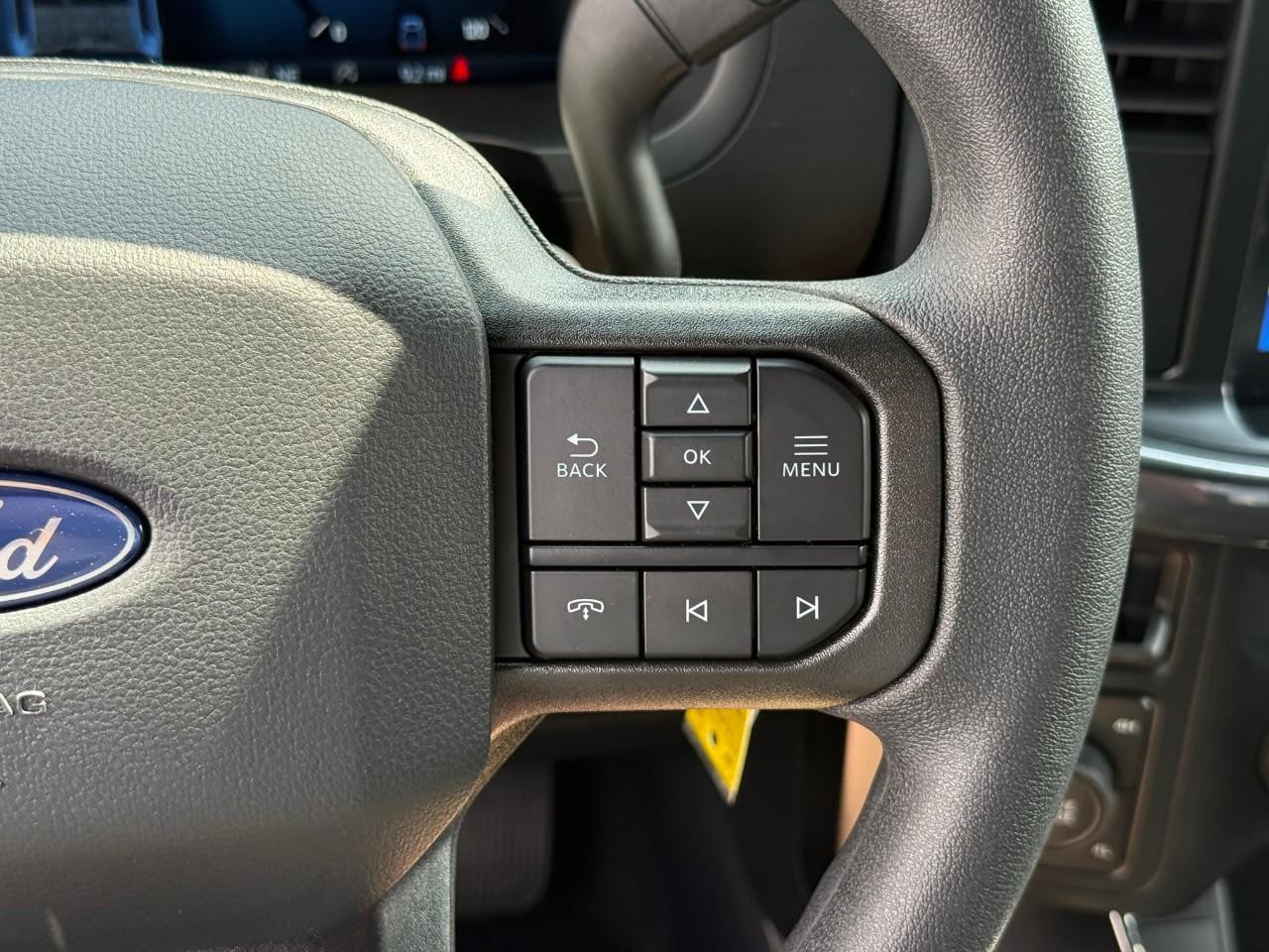 Ford F-150 Vehicle Full-screen Gallery Image 13