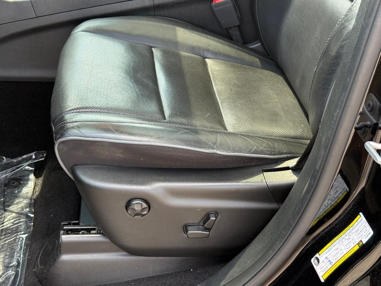 Jeep Grand Cherokee Vehicle Full-screen Gallery Image 12