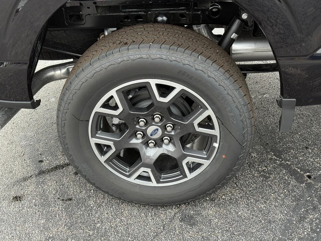 Ford F-150 Vehicle Full-screen Gallery Image 04