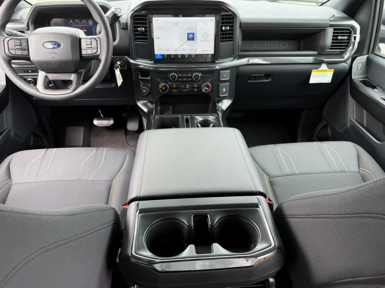 Ford F-150 Vehicle Full-screen Gallery Image 06