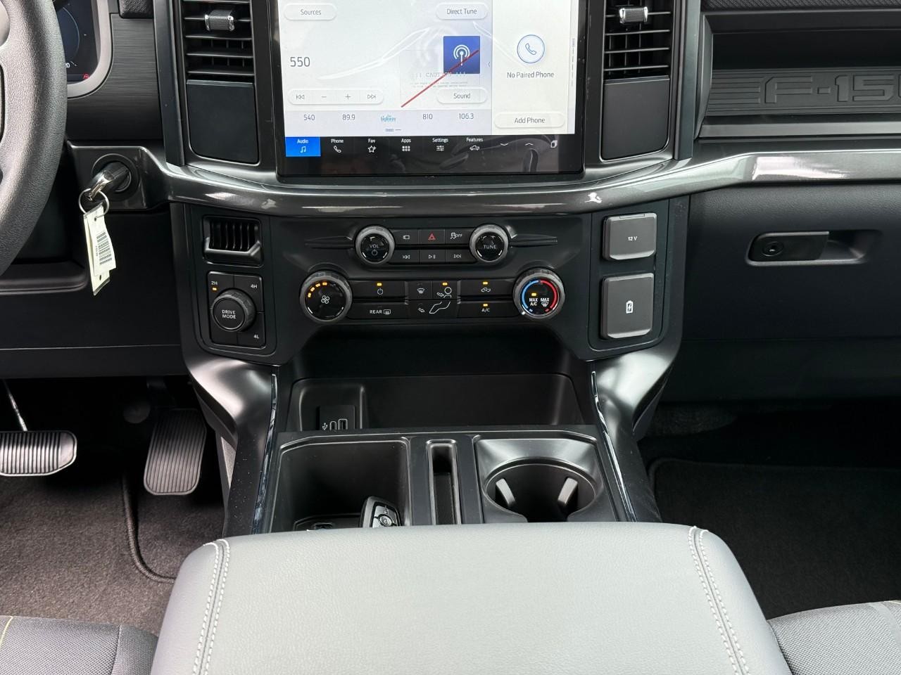 Ford F-150 Vehicle Full-screen Gallery Image 09