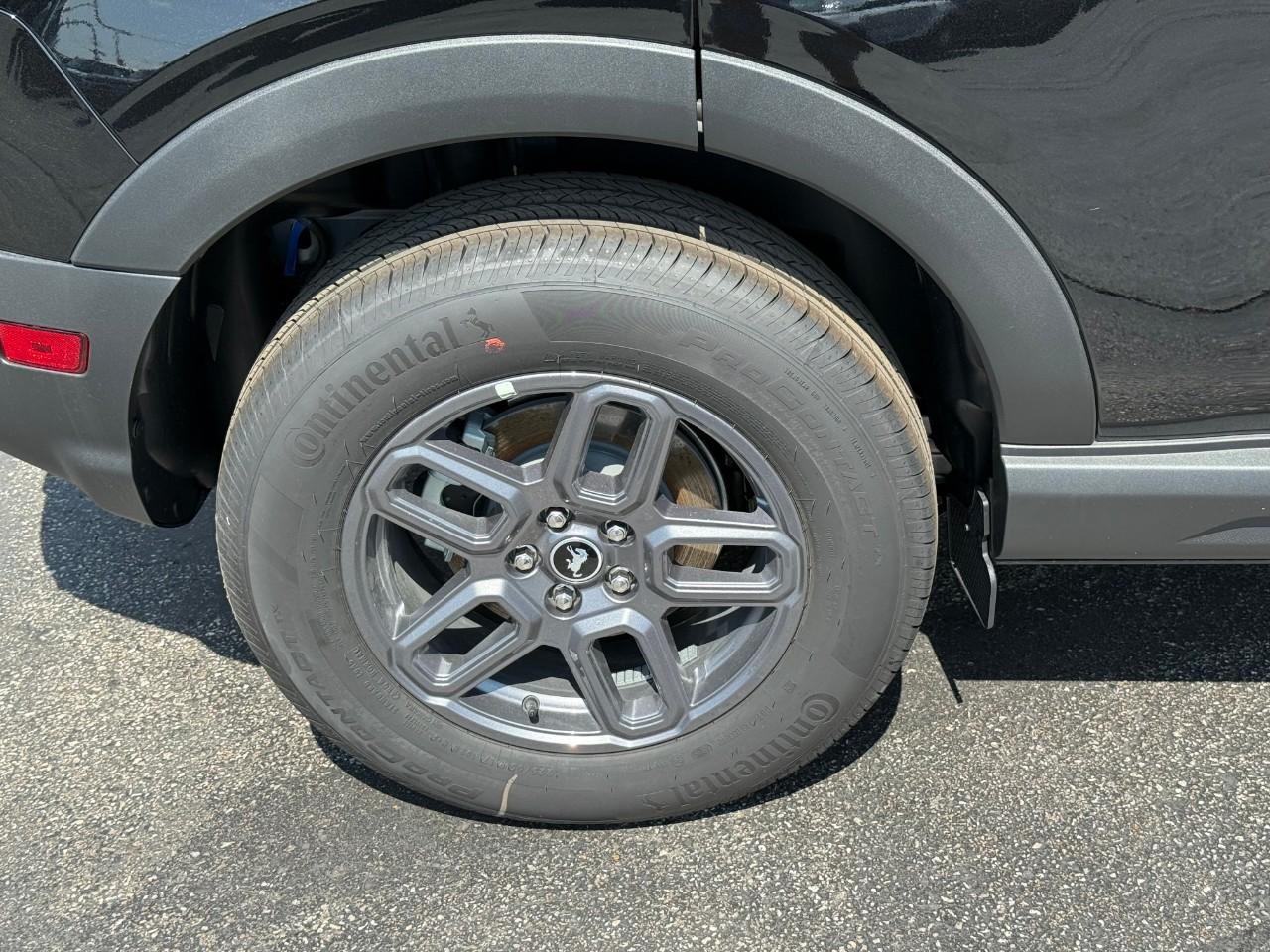 Ford Bronco Sport Vehicle Full-screen Gallery Image 04