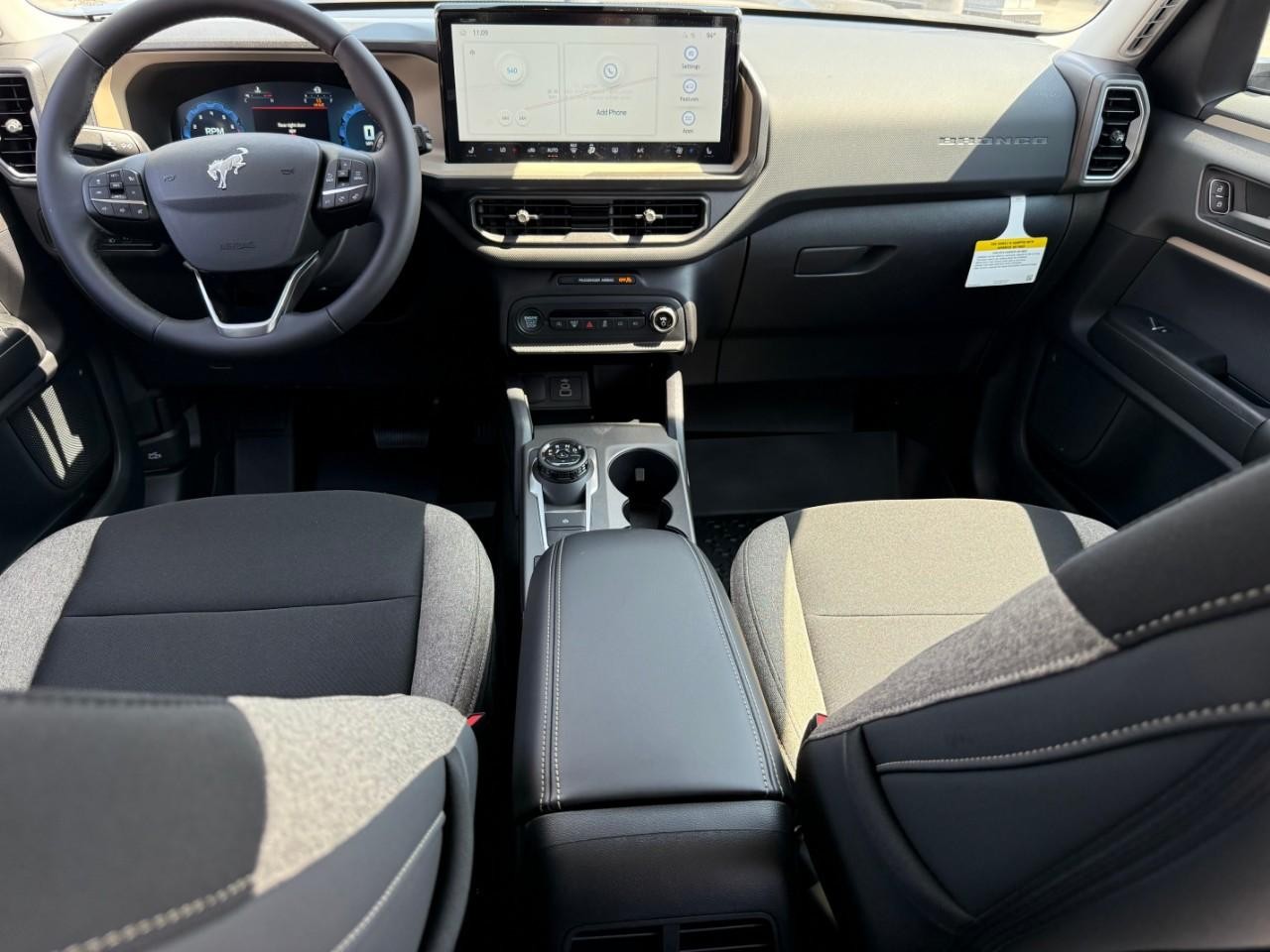 Ford Bronco Sport Vehicle Full-screen Gallery Image 06